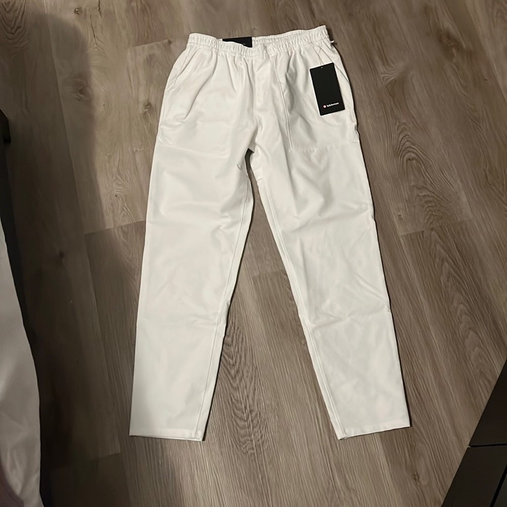 Lululemon Utilitech pull-on classic-fit pants in white